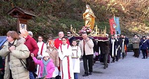 Празднование Святой Великомученицы Анастасии в селе Монастеро ди Ланцо в горах в 40 км к северу от Турина